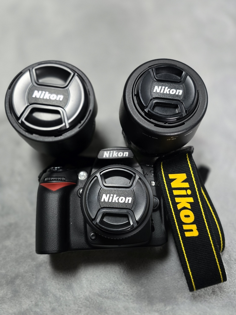 Nikon D90 DSLR Camera 3 Lens Kit 18-105mm 55-200mm VR 50mm f/1.8D + Bag